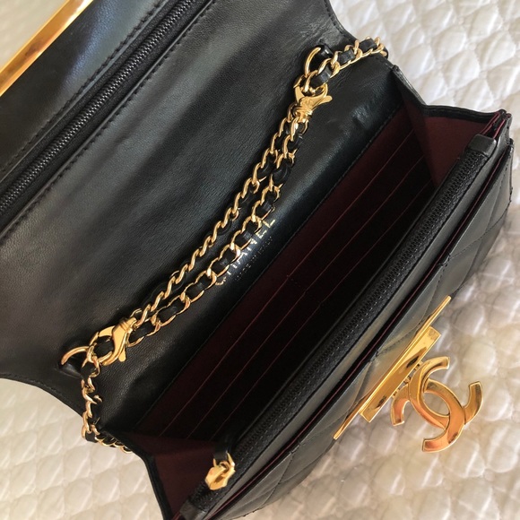 Chanel Golden Class Wallet on Chain